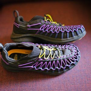 Keen Uneek Sneakers - women's size 8.5